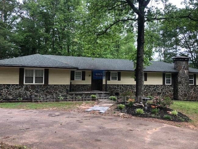 property at 17025 Wildwood Rd