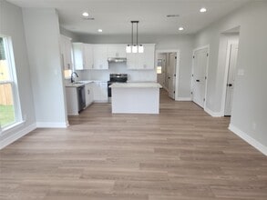 2651 Beaumont Ave in Liberty, TX - Building Photo - Building Photo