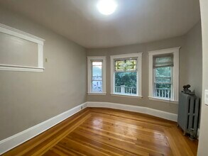 117 Pearson Rd in Somerville, MA - Building Photo - Building Photo