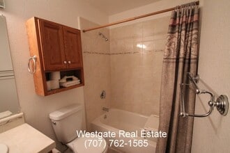 61 Creek Ct in Cotati, CA - Building Photo - Building Photo