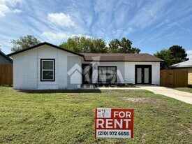 7210 Glen Cross Dr in San Antonio, TX - Building Photo
