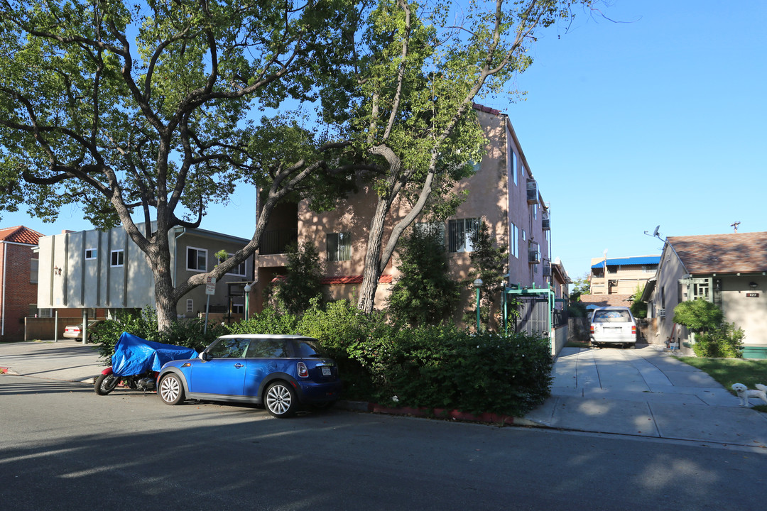 131 S Belmont St in Glendale, CA - Building Photo