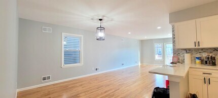 11 Wallis Ave in Jersey City, NJ - Building Photo - Building Photo