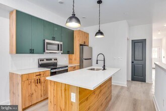 1221 W Lehigh Ave in Philadelphia, PA - Building Photo - Building Photo