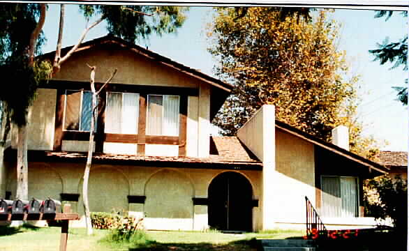 1643 Fairfield St in Ontario, CA - Foto de edificio