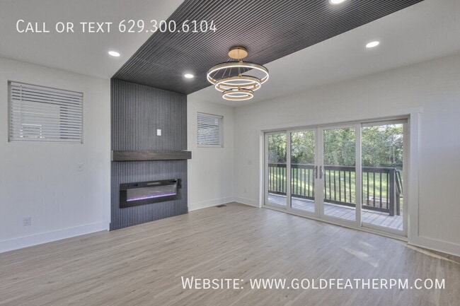 402 E Trinity Ln in Nashville, TN - Foto de edificio - Building Photo