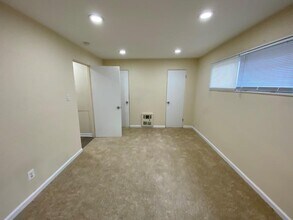 1205 N Harlem Ave in Oak Park, IL - Building Photo - Building Photo