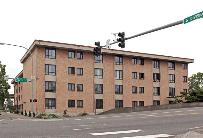 Wayland Arms in Auburn, WA - Building Photo - Building Photo