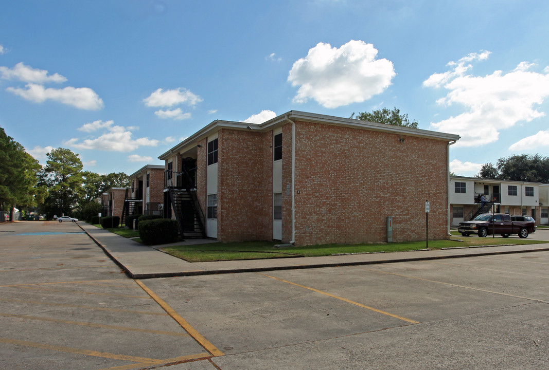 Himbola Manor Apartments in Lafayette, LA - Building Photo