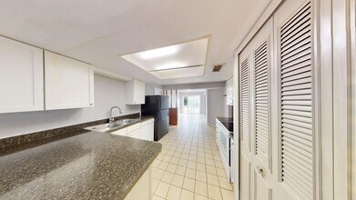 1083 Hemingway Dr in Deltona, FL - Building Photo - Building Photo