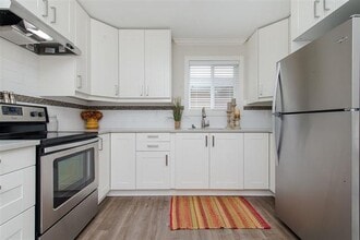 5648-5648 Vedder Rd in Chilliwack, BC - Building Photo - Building Photo