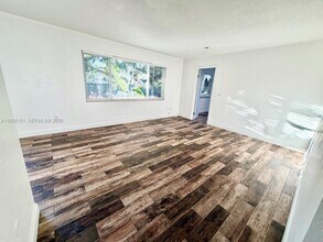 927 SW 12th Ave in Miami, FL - Building Photo - Building Photo