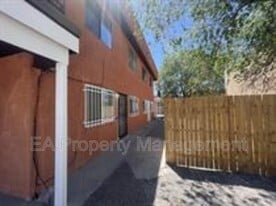 12809 Dorado Dr SE in Albuquerque, NM - Building Photo