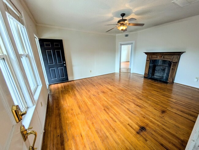 801 E North St, Unit 12 in Greenville, SC - Building Photo - Building Photo