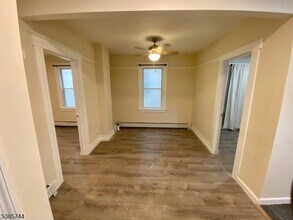 27 William St in Montclair, NJ - Building Photo - Building Photo