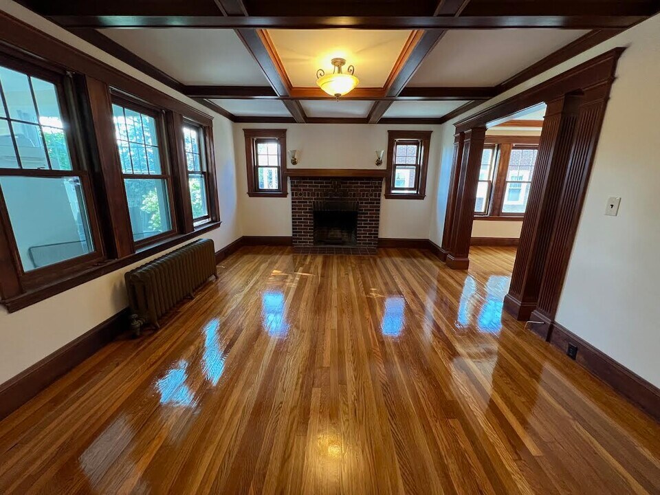 108 Lewis Rd in Belmont, MA - Building Photo