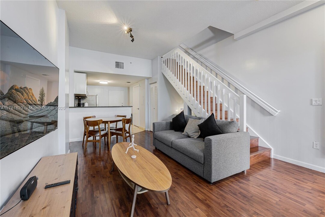 3339 Virginia St in Miami, FL - Building Photo