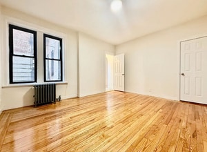 2978 E 196th St in Bronx, NY - Foto de edificio - Building Photo