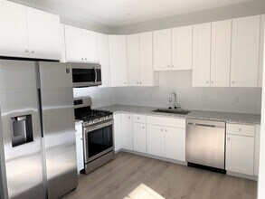 1 Broadway Ave in Ipswich, MA - Building Photo - Building Photo