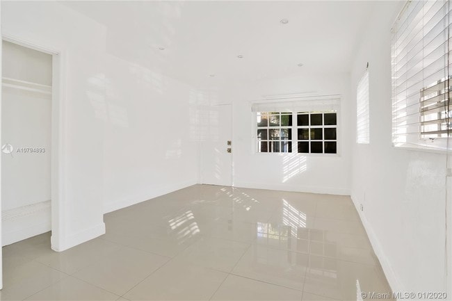 551 NE 61st St-Unit -1 in Miami, FL - Building Photo - Building Photo