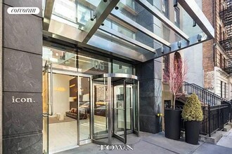 306 W 48th St in New York, NY - Building Photo - Building Photo