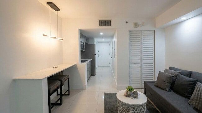 1 SE 12th St, Unit SI FL21-ID1022205P in Miami, FL - Building Photo - Building Photo