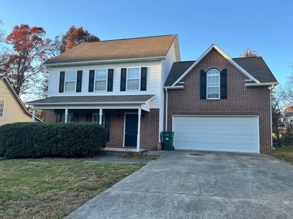 9841 Crested Butte Ln in Knoxville, TN - Building Photo