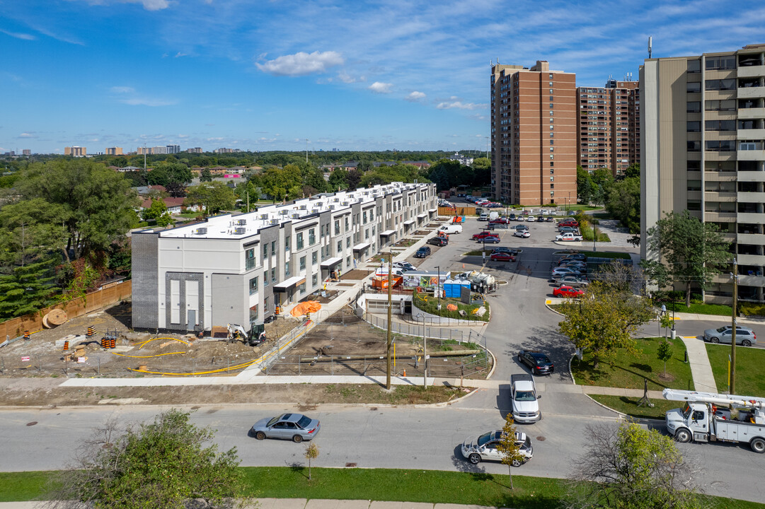 710 The West Mall in Toronto, ON - Building Photo