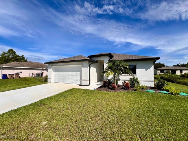 2510 53rd St W in Lehigh Acres, FL - Building Photo - Building Photo