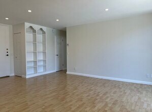 100 S Doheny Dr, Unit 308 in Los Angeles, CA - Building Photo - Building Photo