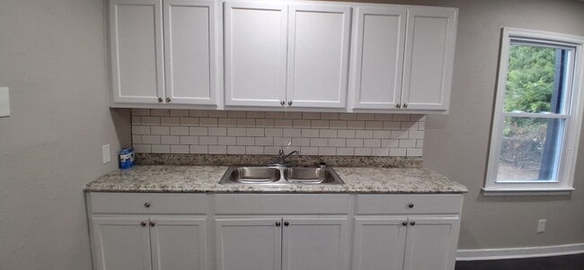 2724 Henley Dr in Memphis, TN - Building Photo - Building Photo