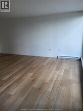 380 Pelissier St in Windsor, ON - Foto de edificio - Building Photo
