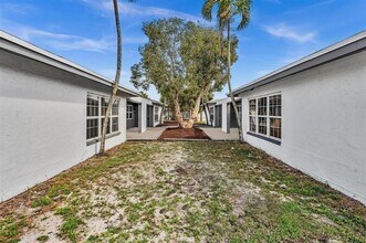 5744 NW 27th Ct in Lauderhill, FL - Building Photo - Building Photo
