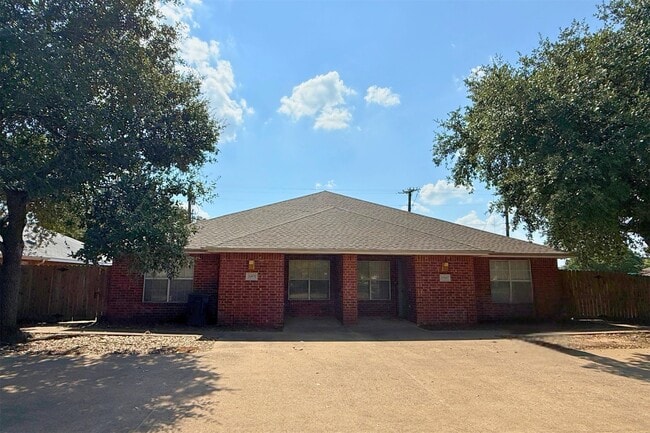 property at 2002 Legacy Ln