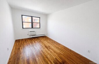 240-27 69th Ave in Queens, NY - Building Photo - Building Photo