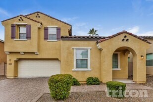 2638 E Danbury Rd in Phoenix, AZ - Building Photo