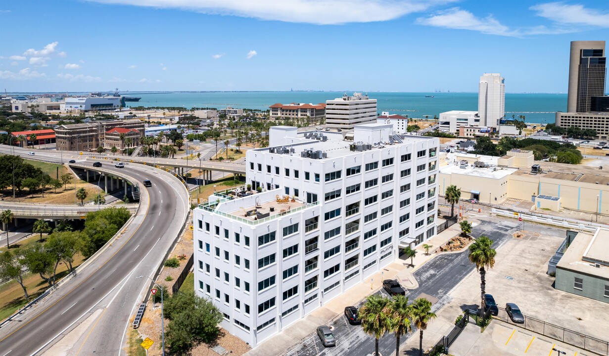 901 N Upper Broadway in Corpus Christi, TX - Building Photo