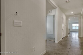 1422 McFarland Dr in West Melbourne, FL - Building Photo - Building Photo