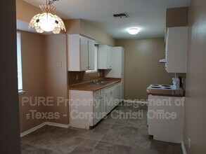 421 Antares Dr in Corpus Christi, TX - Building Photo - Building Photo