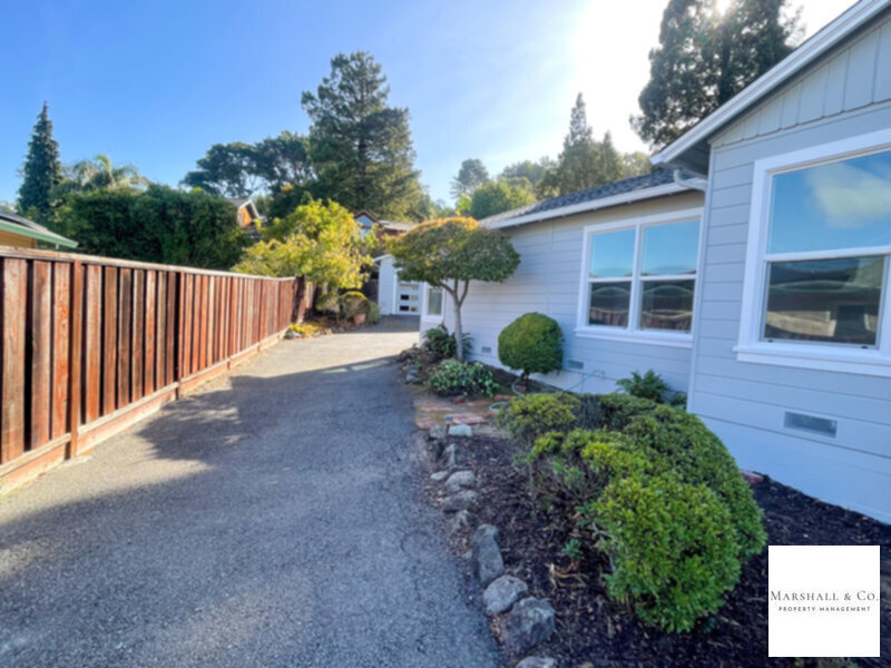 64 Presidio Ave in Corte Madera, CA - Building Photo