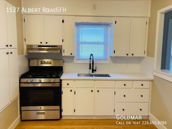 property at 1527 Albert Rd