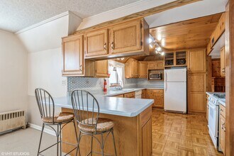 26 E Crystal Lake Ave, Unit Apt B in Crystal Lake, IL - Building Photo - Building Photo