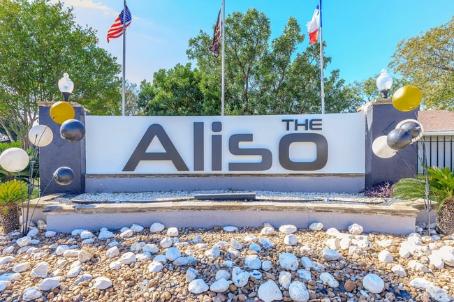 The Aliso in San Antonio, TX - Foto de edificio - Building Photo