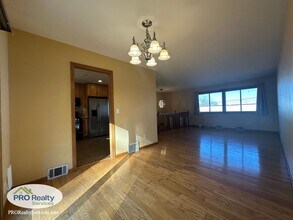 3433 Winnetka Ave N in Minneapolis, MN - Building Photo - Building Photo