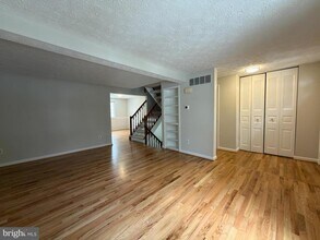 1616 Barnstead Dr in Reston, VA - Building Photo - Building Photo