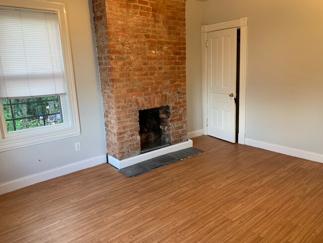 2372 Harper Ave, Unit 2 in Cincinnati, OH - Foto de edificio - Building Photo