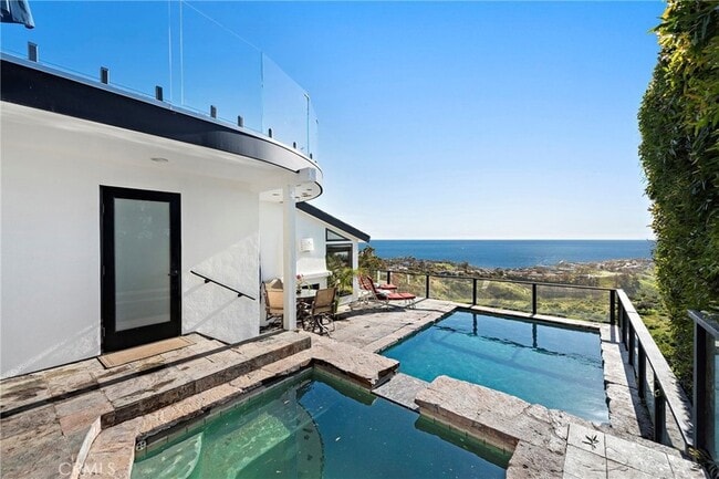 3253 Alta Laguna Blvd in Laguna Beach, CA - Building Photo - Building Photo