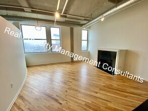 2107 Grand Blvd in Kansas City, MO - Building Photo - Building Photo