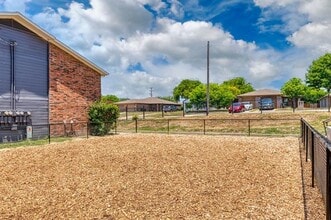 8037 W Elizabeth Ln in Fort Worth, TX - Building Photo - Building Photo