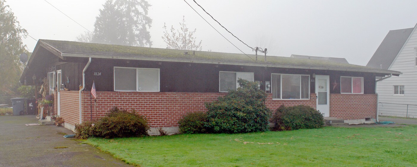 1824-1826 W Pioneer Ave in Puyallup, WA - Building Photo